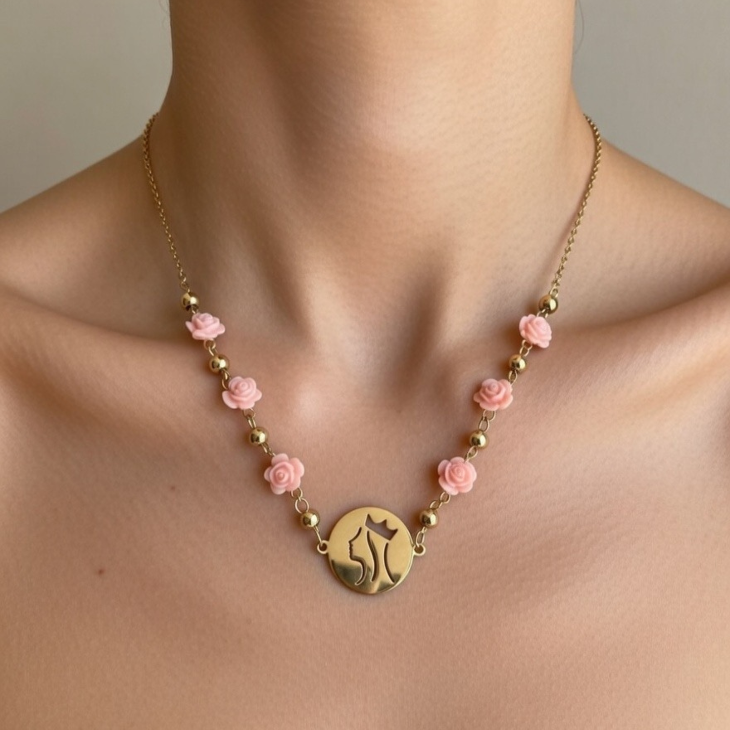 Colar Rainha Santa Isabel com Rosas - Edição Especial