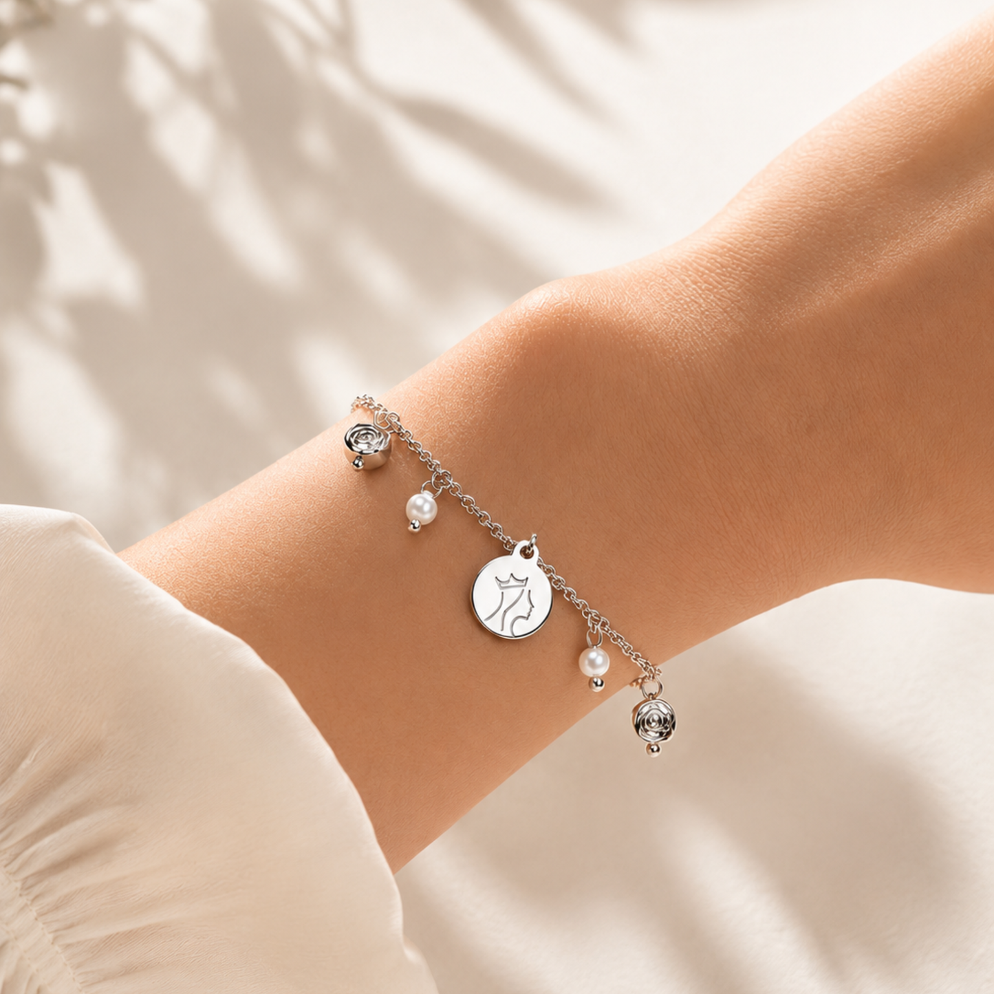 Pulseira Rainha Santa Isabel com Pérolas e Rosas