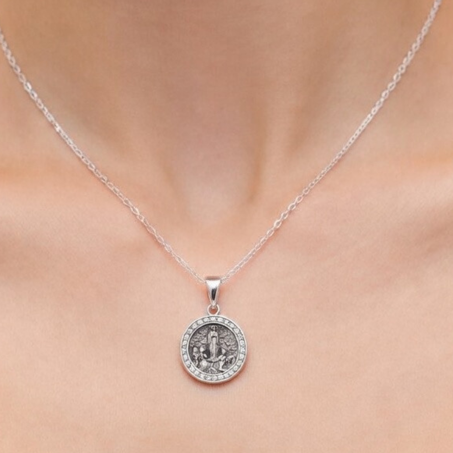 Colar Luz de Fátima com zircônias